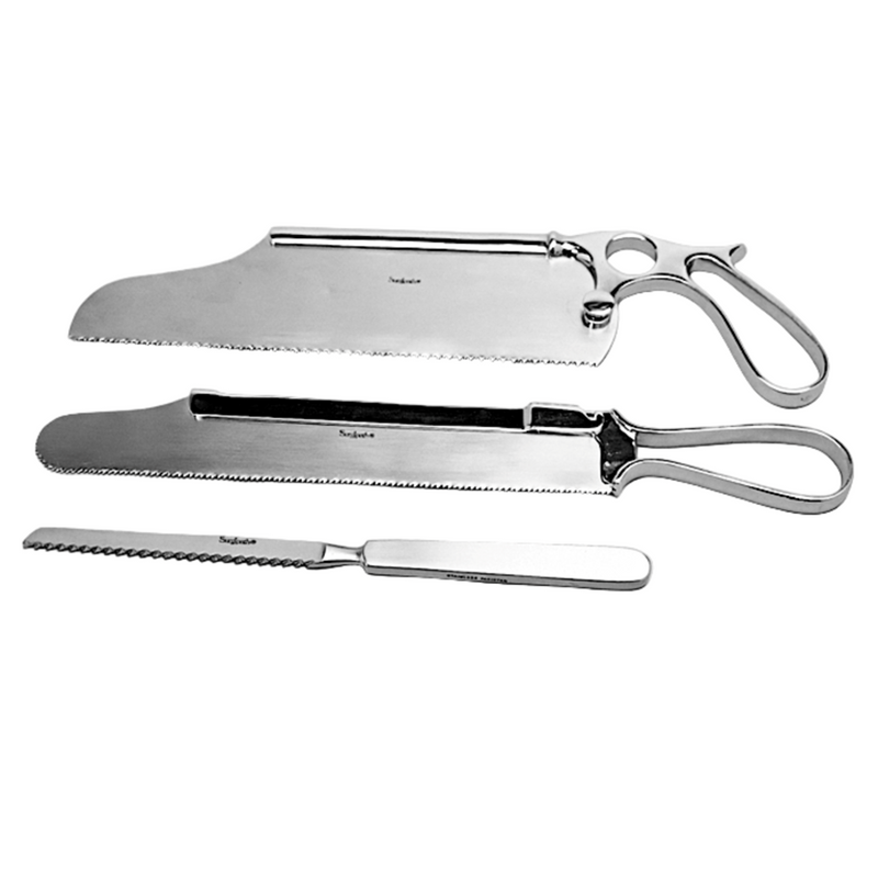 Manual bone saws with serrated teeth