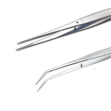 Forceps with serrated grips and tips, alignment pin