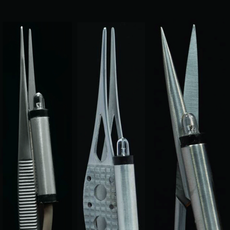 Lighted forceps