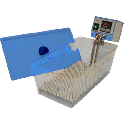 Polycarbonate water baths with immersion circulator, analog