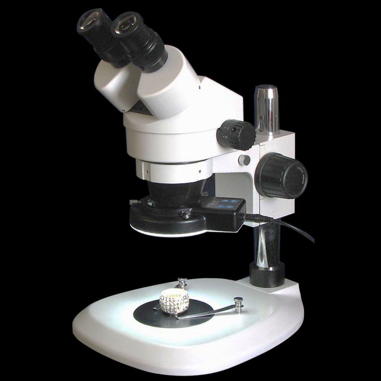 Zoom stereo microscope, J4 style base, top and bottom lighting with 0.5x C-mount