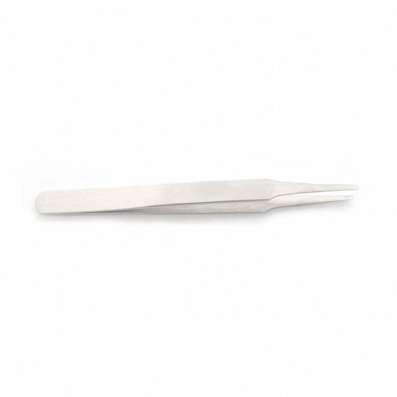 Flat tipped tweezers