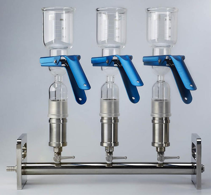 Vacuum manifold filtration systems